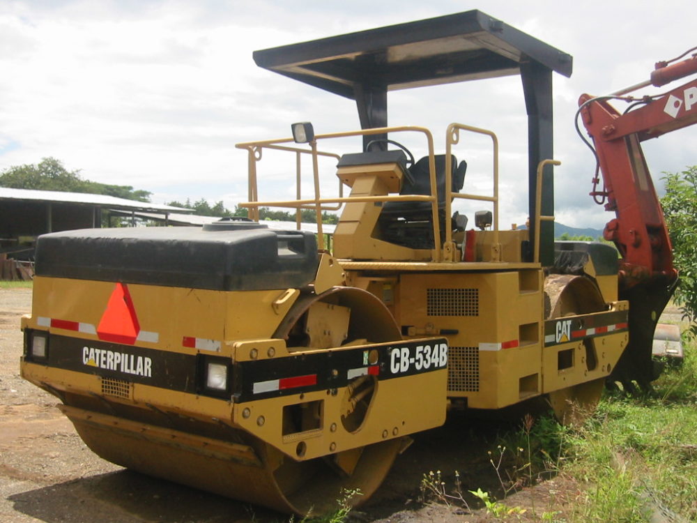 1996 Vibrocompactador Caterpillar CB 534B Maquinaria Amarilla